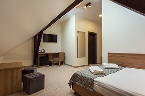 Old Town Trio Hotel