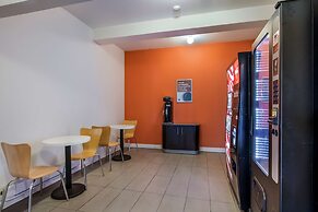 Motel 6 Sudbury, ON
