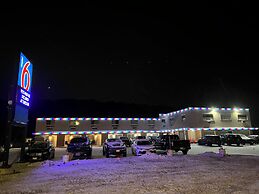 Motel 6 Sudbury, ON
