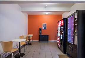 Motel 6 Sudbury, ON