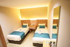 Alaxis Hotel