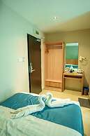 Alaxis Hotel