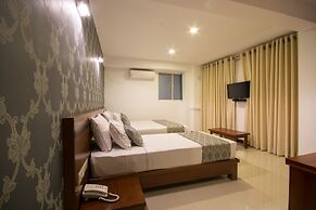 Ceyloni City Hotel