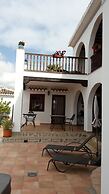 Casa Roble B&B