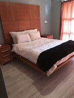 77 Grayston Apartment