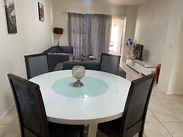 77 Grayston Apartment