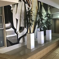First Divine Suites - Hydro Park