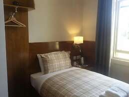 Douglas Hotel