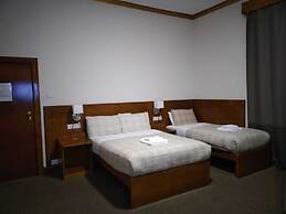 Douglas Hotel