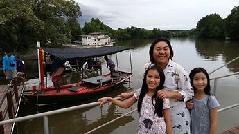 Banlomtalay Resort