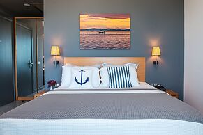 Port Marina Hotel