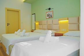 Yalim Hotel