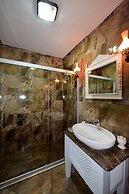 Yalim Hotel