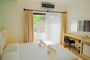 Yalim Hotel
