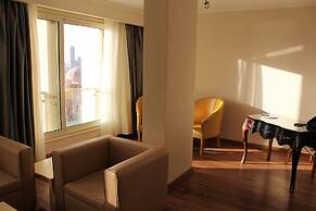 Cleopatra Hotel