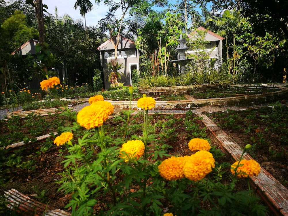 Baan Rom Lom Yen