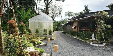Baan Rom Lom Yen