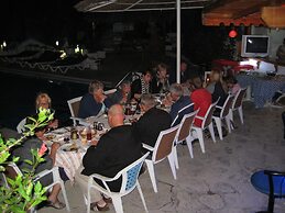 Dasis Hotel & Suites