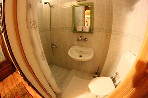 Homeros Pension & Guesthouse