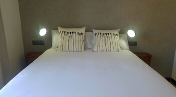 The Lights City Rooms