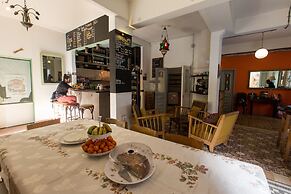 The Grand Meshmosh Hotel