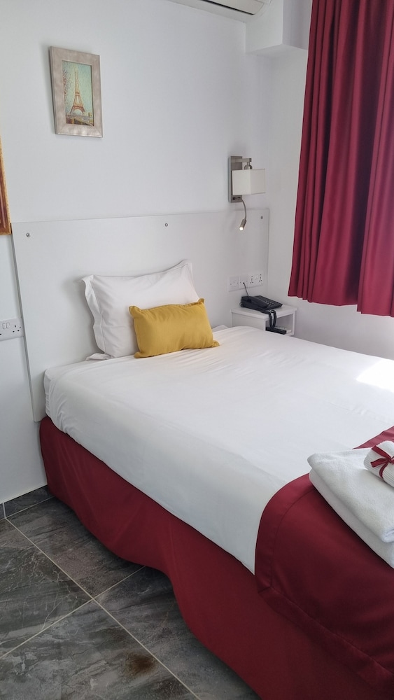 Art & Wine Boutique Hotel
