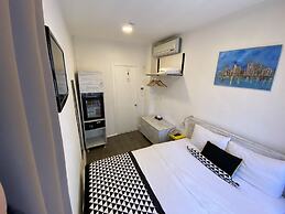 Piano Hotel