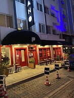 Piano Hotel