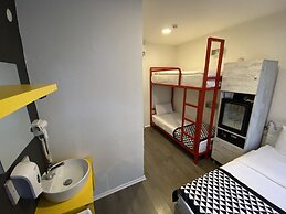 Piano Hotel