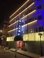 Piano Hotel