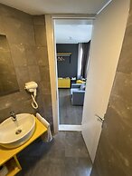 Piano Hotel