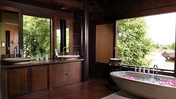 Mane Village Suites