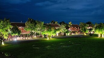 Mane Village Suites