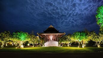 Mane Village Suites