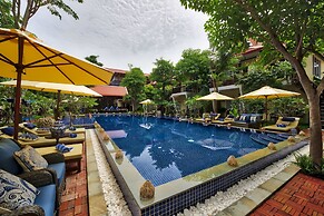 Mane Village Suites