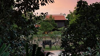 Mane Village Suites