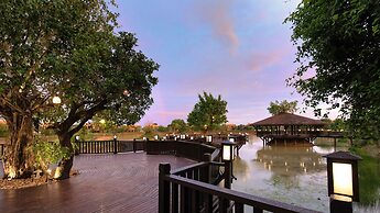 Mane Village Suites