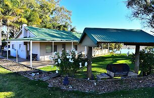 Mundic Waterfront Cottages