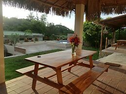 Charlie Suites Ayampe