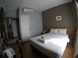 Hotel Ariana Iskandar
