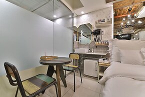 Hotel February Suseong