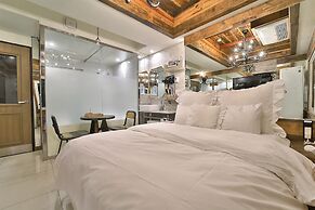 Hotel February Suseong