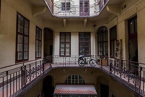 Pelicanstay at Riverside Danube