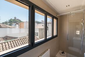 Chezmoihomes Plaza Nueva Deluxe