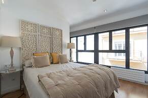 Chezmoihomes Plaza Nueva Deluxe