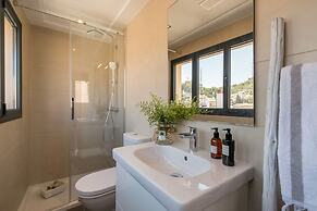 Chezmoihomes Plaza Nueva Premium