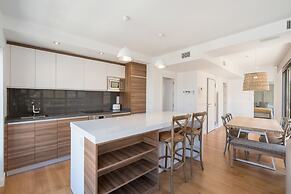 Chezmoihomes Plaza Nueva Premium