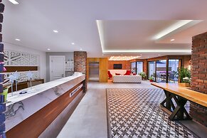 Lale Hotel