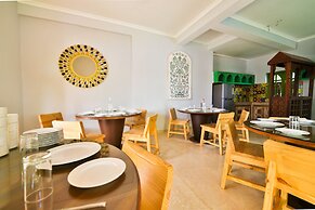 Amour Resort