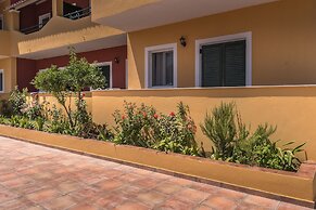 Nikos Villas